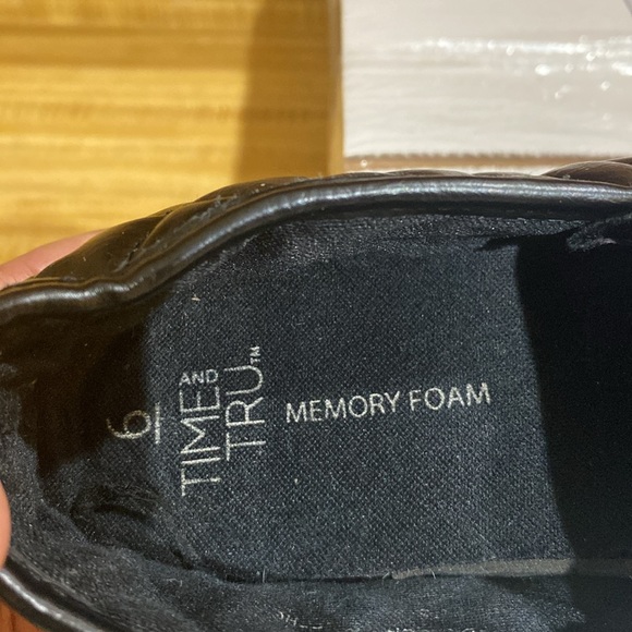 Time&Tru size 6 shoes good condition - Picture 4 of 5